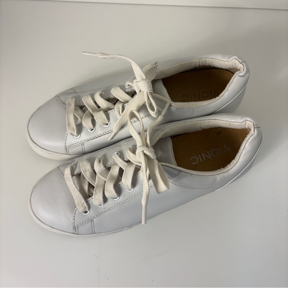 Vionic Syra White Leather Women's Sneakers Lace Up Comfort Travel Shoes - Picture 2 of 9